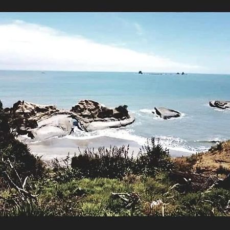 The Hole In The Rock Yurt 호텔 Cape Foulwind 외부 사진