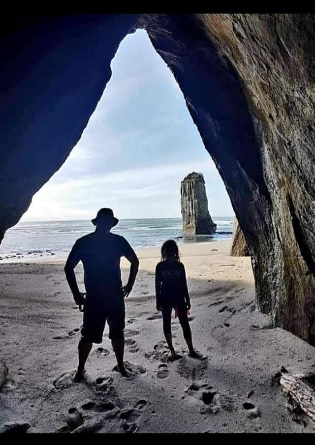 The Hole In The Rock Yurt 호텔 Cape Foulwind 외부 사진