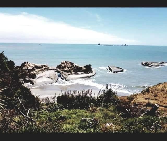 The Hole In The Rock Yurt 호텔 Cape Foulwind 외부 사진