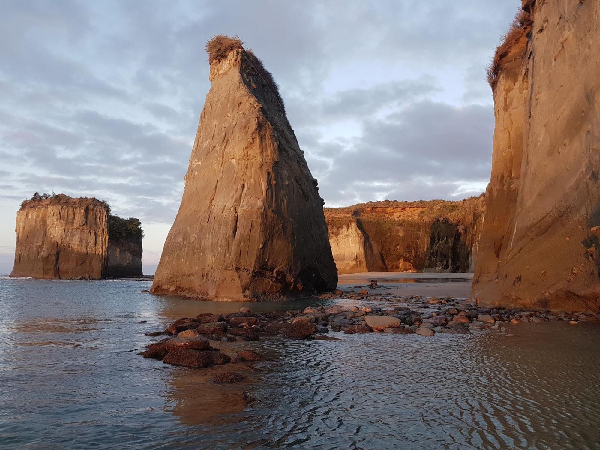 The Hole In The Rock Yurt 호텔 Cape Foulwind 외부 사진