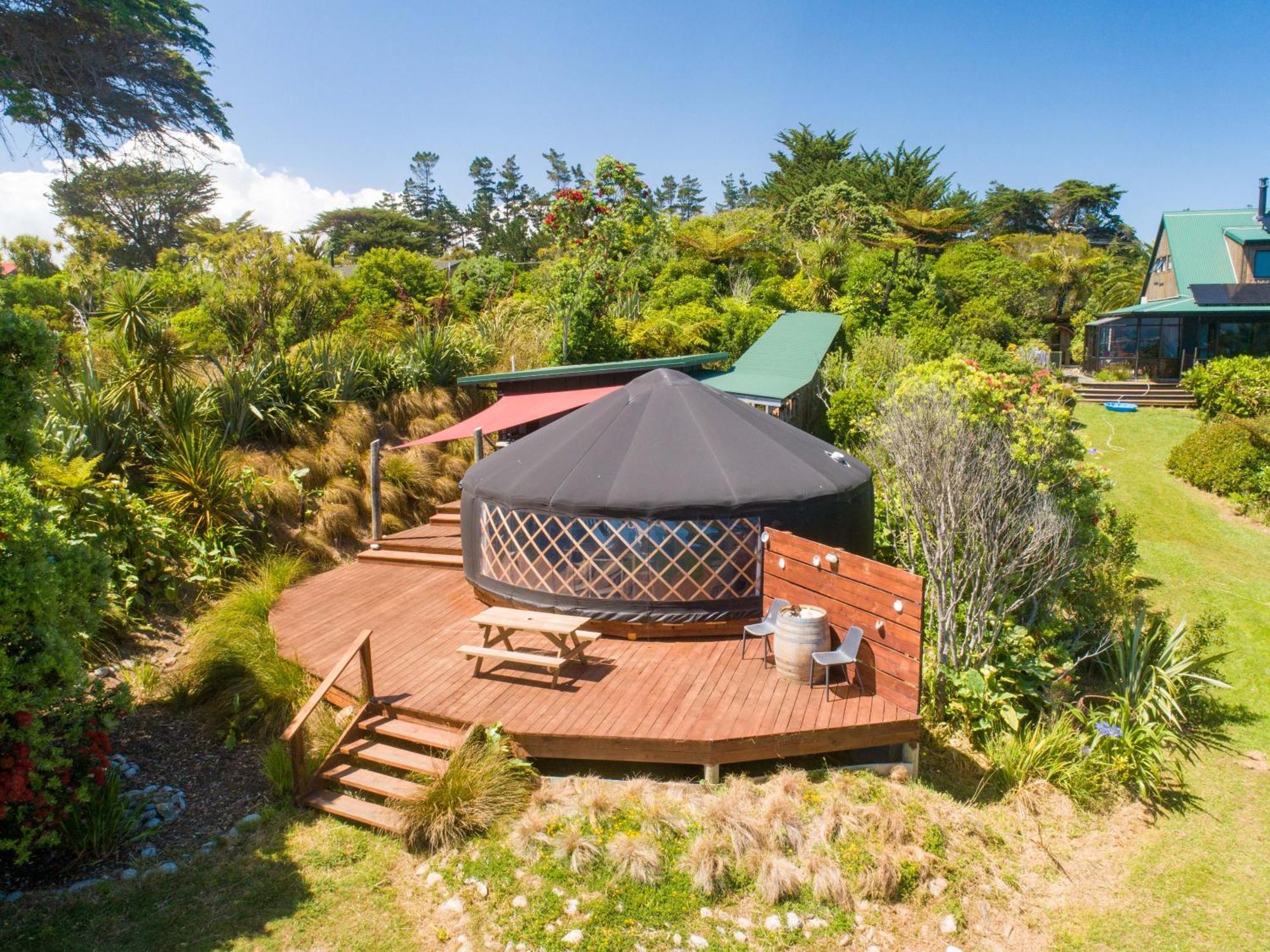 The Hole In The Rock Yurt 호텔 Cape Foulwind 외부 사진